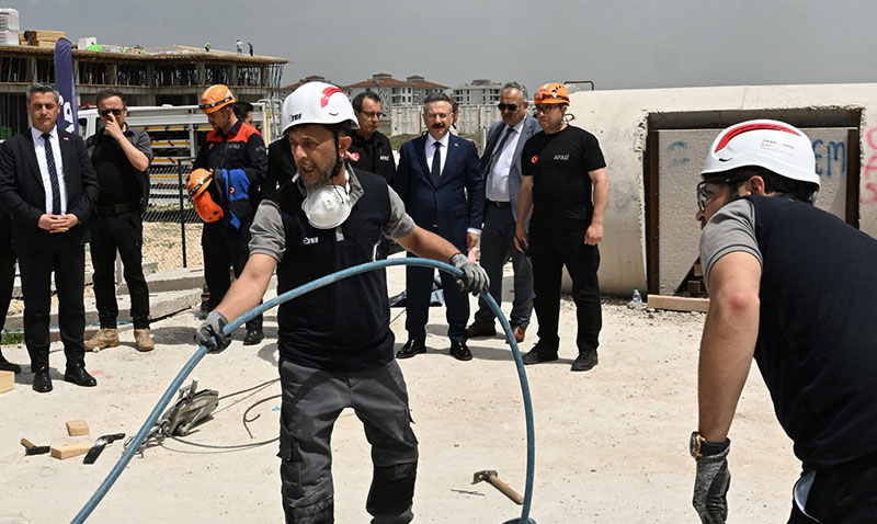 Vali Aksoy, "Arama Kurtarmada Hedef 100 Bin" Tatbikatn zledi