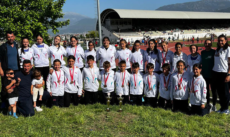 Melahat ngr Ortaokulu Atletizm Takmlarndan Trkiye Finallerinde Gurur Veren Baar!