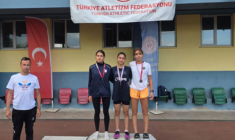 Eskiehirli Atlet Medine Nur Topu’dan Trkiye ampiyonas Semelerinde Byk Baar!