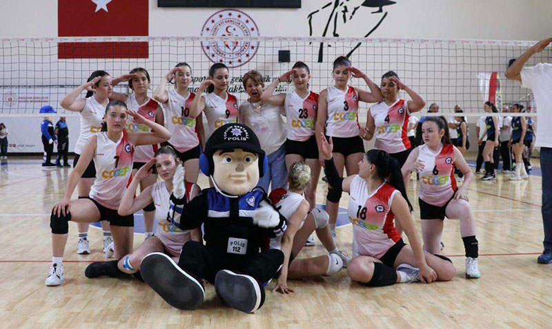 "Teknolojiyi Abartma, Geleceğini Karartma-2" Projesi Kapsamında Düzenlenen Voleybol Turnuvası Sona Erdi!