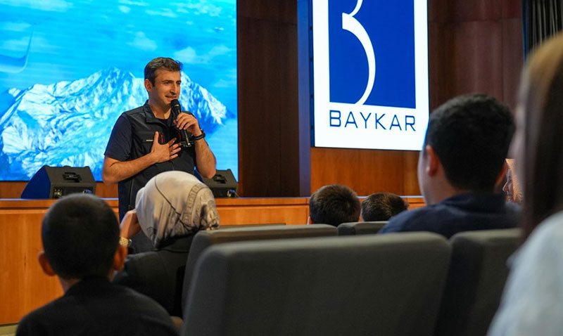 Aile ve Sosyal Hizmetler Bakanmz Gkta, devlet korumasndaki ocuklarla Baykar Teknoloji’yi ziyaret etti
