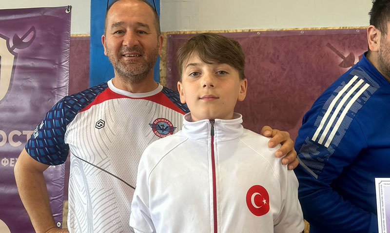 Eskrimde Uluslararas Baar: Eskiehirli Sporcular Bulgaristan’da Derece Elde Etti!