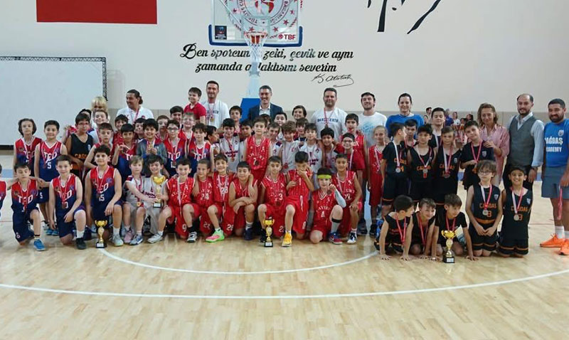 Minik A Erkekler Basketbol Msabakalar Tamamland: ampiyon zel Baheehir lkokulu!
