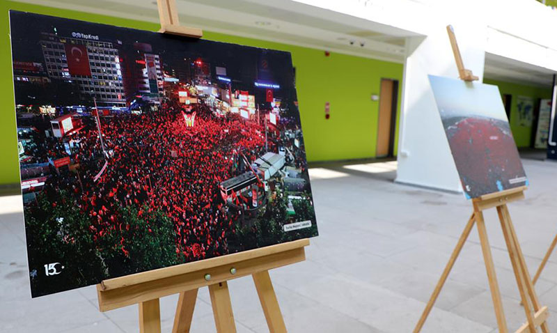 ESTÜ’de "15 Temmuz Demokrasi ve Milli Birlik Günü" Fotoğraf Sergisi Açıldı