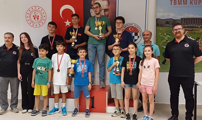 Eskişehir’de "15 Temmuz Demokrasi ve Milli Birlik Günü" Satranç Turnuvası Coşkuyla Tamamlandı!