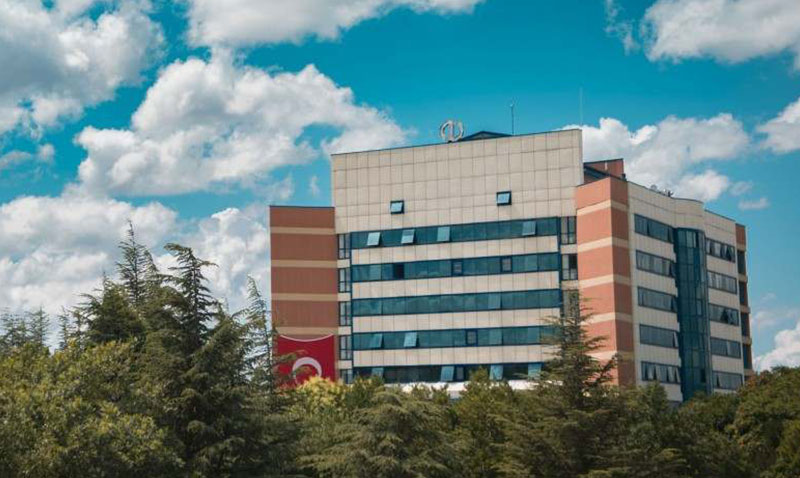 Akretimde programlar devam ediyor, faklteler birleti
