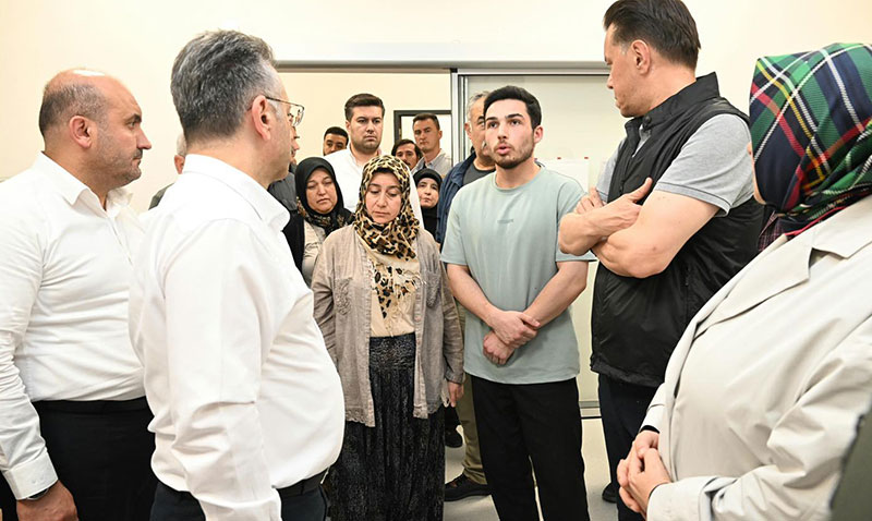 Eskişehir Heyeti Yangından Etkilenen Orman İşçilerini Ziyaret Etti