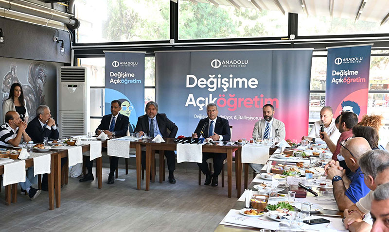 Anadolu Üniversitesi’nde "Burada Değişime Açık Öğretim Var" Lansmanı