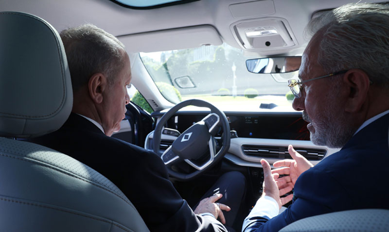 Cumhurbakan Erdoan, Togg’un yeni modeli T10F’yi test etti