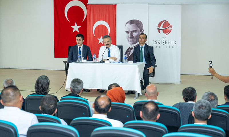 Vali Aksoy, Sarıcakaya Muhtarlarıyla Bir Araya Geldi