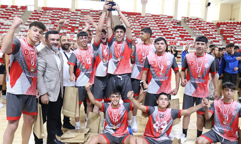 Çocuk Hizmetleri Voleybol Şampiyonası’nda Zirvenin Sahipleri Belli Oldu