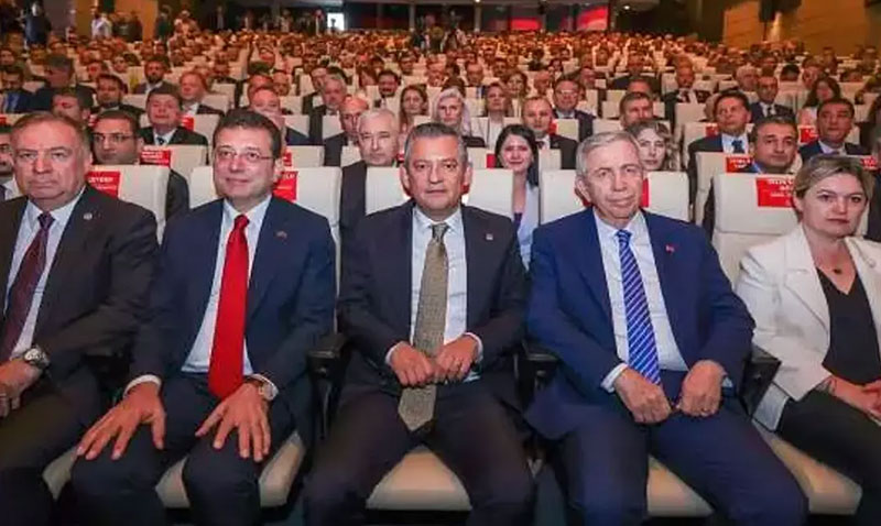 Ahmet Hakan’dan arpc Analiz: "5 Ayda artlar Deiti, zgr zel’in Adayl Geliyor!"