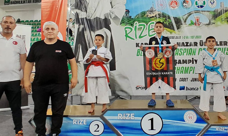 Uluslararas Karadeniz-Hazar lkeleri Karate Turnuvas’nda Altn Madalya