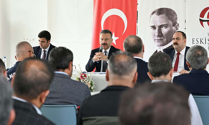 Vali Hseyin Aksoy, nnde Muhtarlarla Bulutu