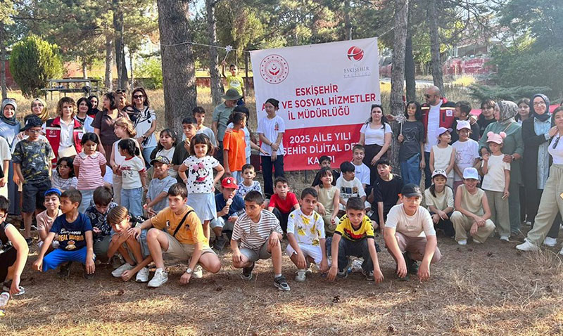 Aileler, Teknolojiden Uzaklaşarak Eskişehir’de Doğaya Sığındı