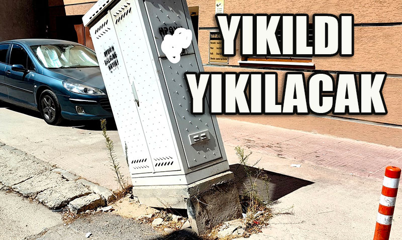 Yıkılmaya Yüz Tutan Pano Vatandaşları Tedirgin Ediyor